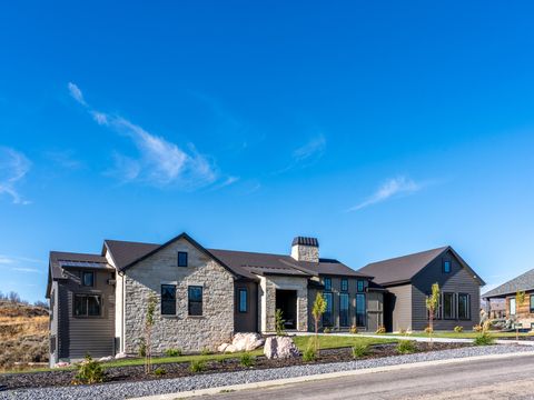 Tiny photo for 6188 E HUMMINGBIRD PT, Huntsville, UT 84317 (MLS # 2120245)