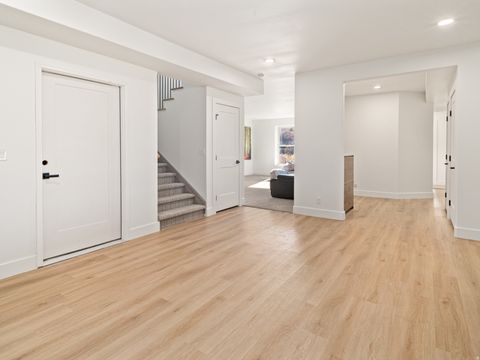 Tiny photo for 6188 E HUMMINGBIRD PT, Huntsville, UT 84317 (MLS # 2120245)