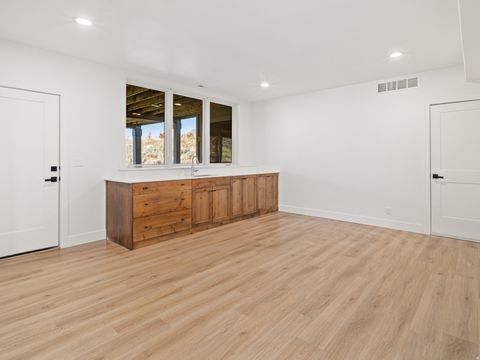Tiny photo for 6188 E HUMMINGBIRD PT, Huntsville, UT 84317 (MLS # 2120245)