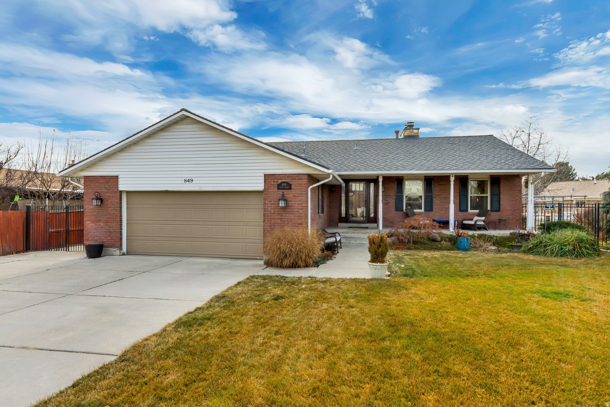 CLOVER CREST - Residential