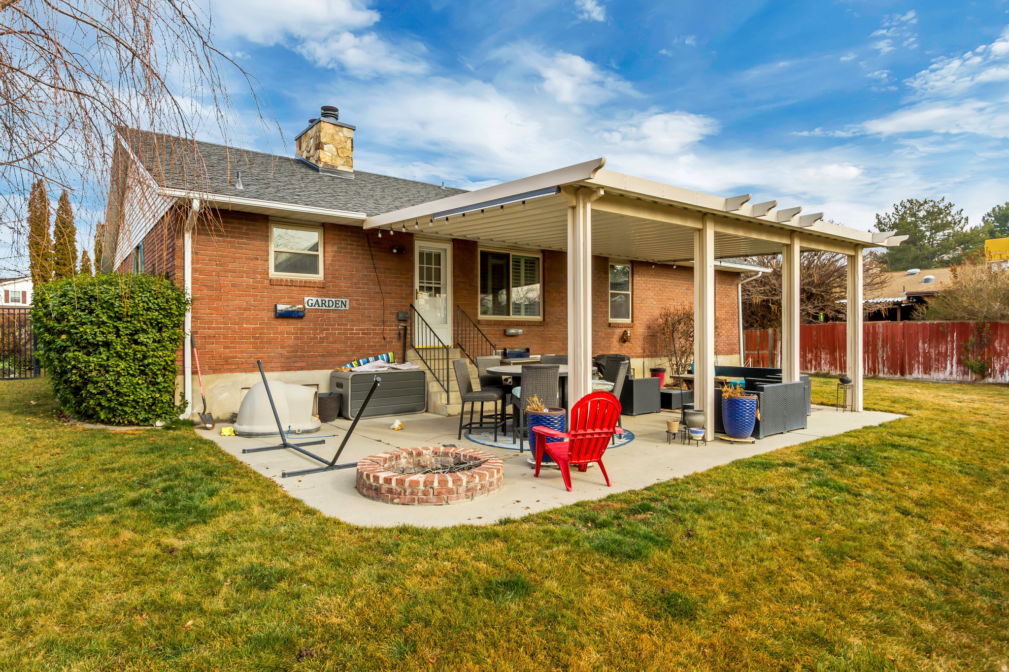 CLOVER CREST - Residential