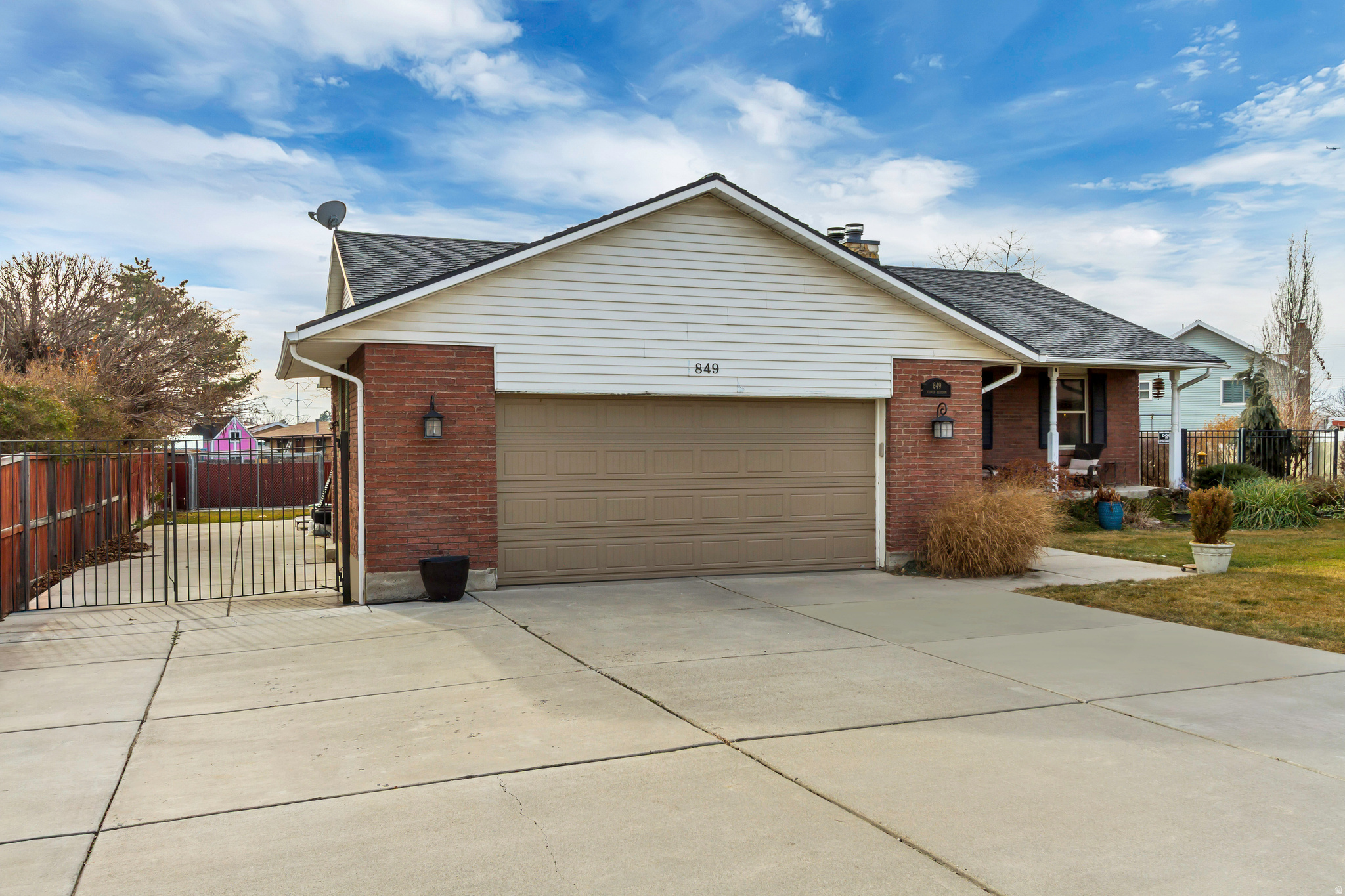 CLOVER CREST - Residential