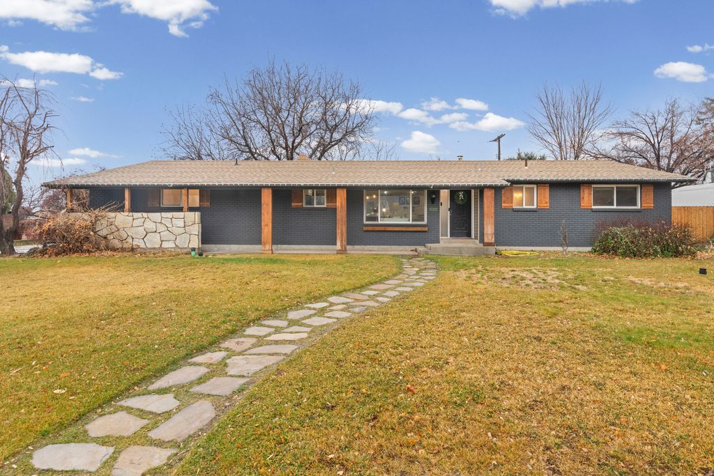 Photo of 1065 N 100 E, American Fork, UT 84003 (MLS # 2138023)