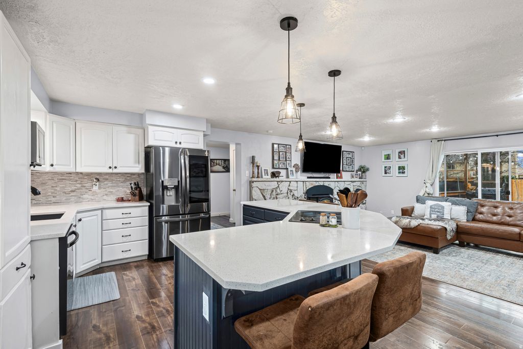 Photo of 1065 N 100 E, American Fork, UT 84003 (MLS # 2138023)