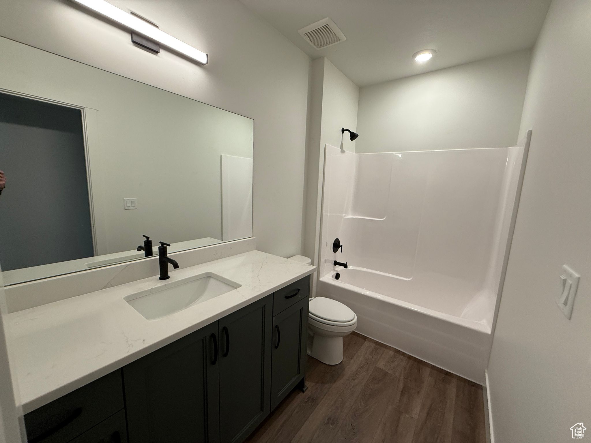 RIVERWOOD - Residential