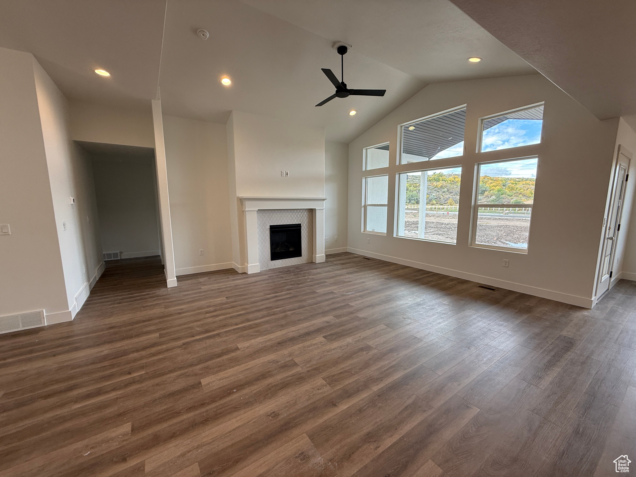 RIVERWOOD - Residential