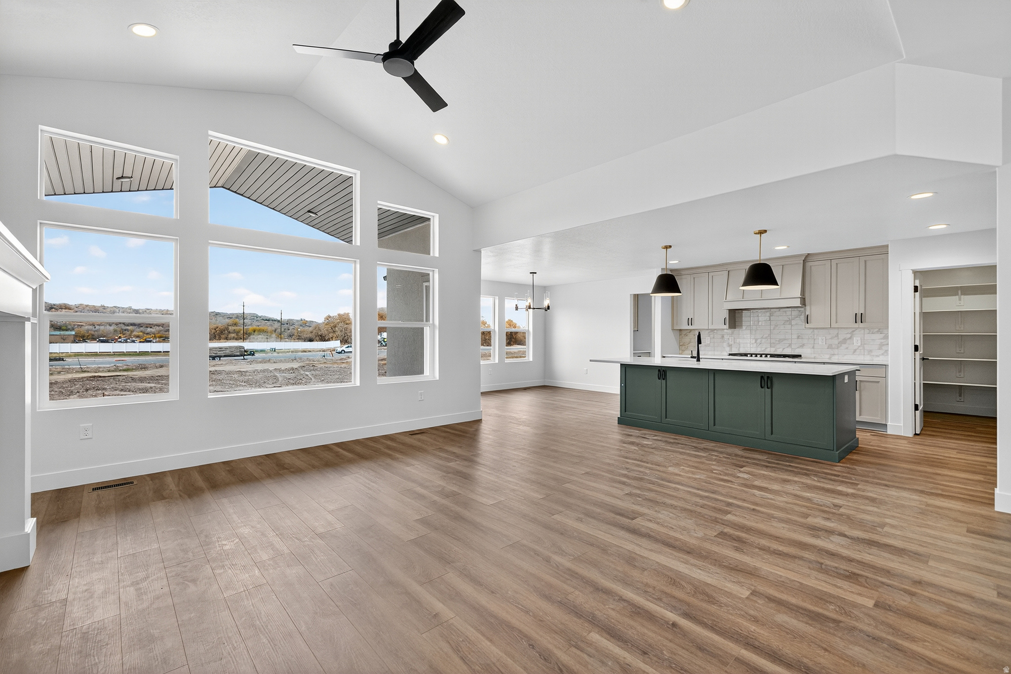 RIVERWOOD - Residential