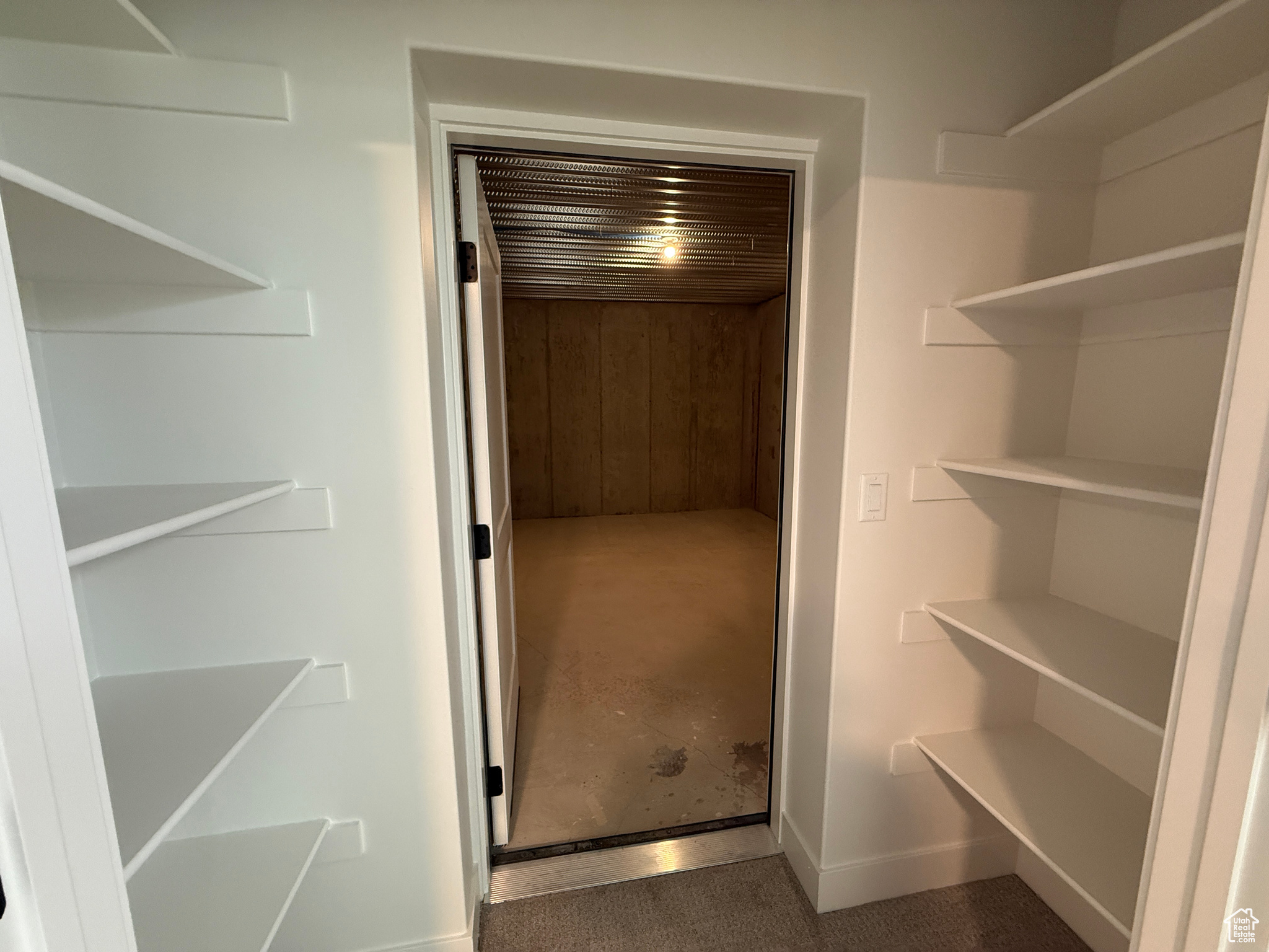 RIVERWOOD - Residential