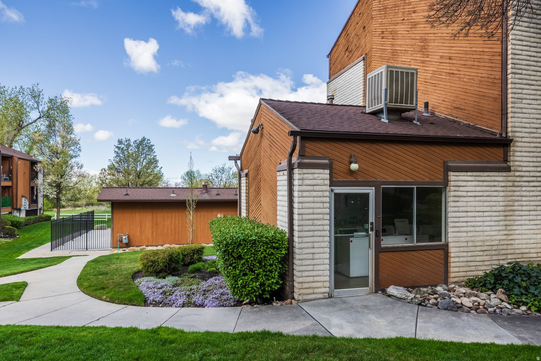 WOOD HOLLOW - Residential