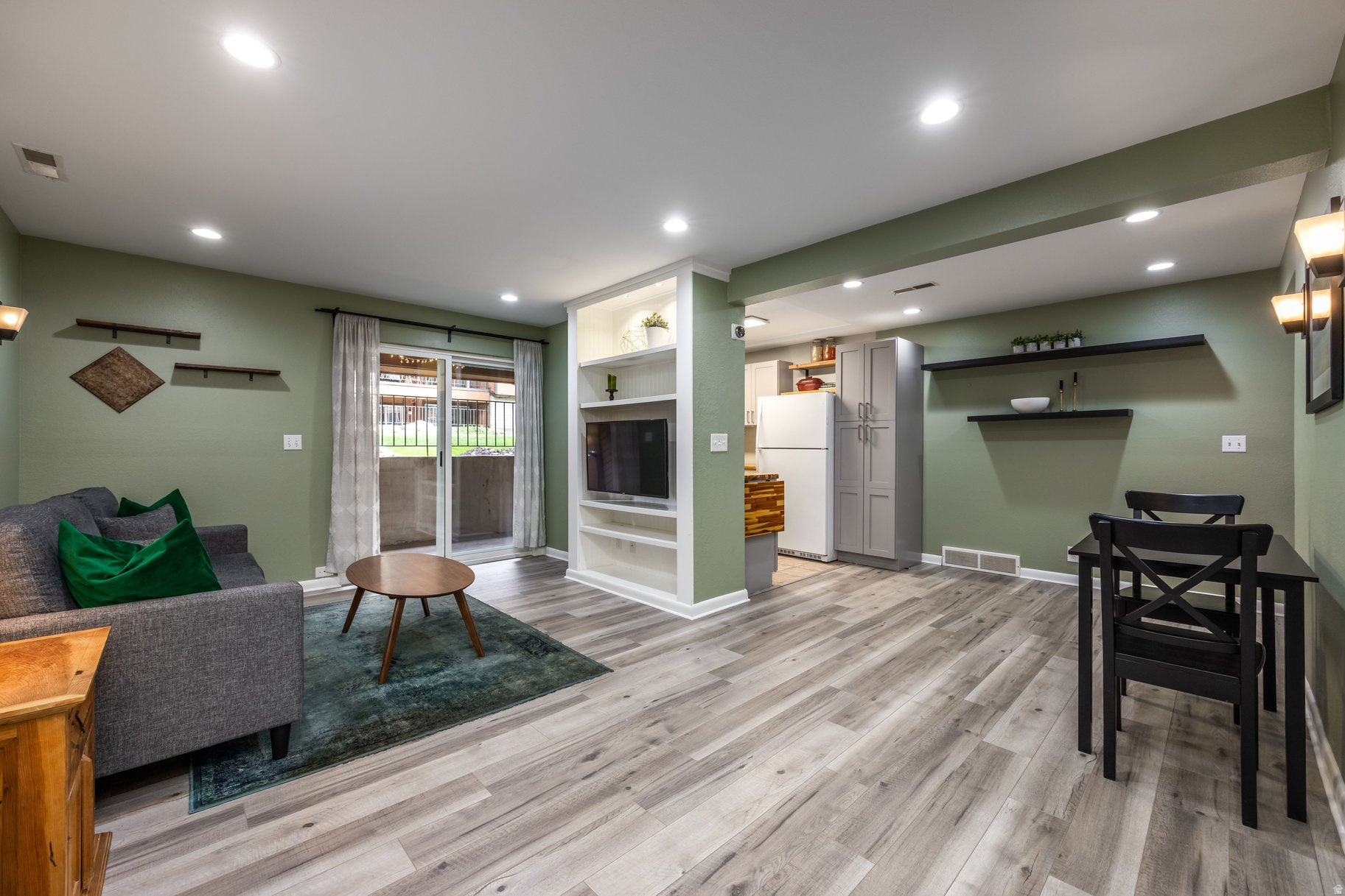 WOOD HOLLOW - Residential