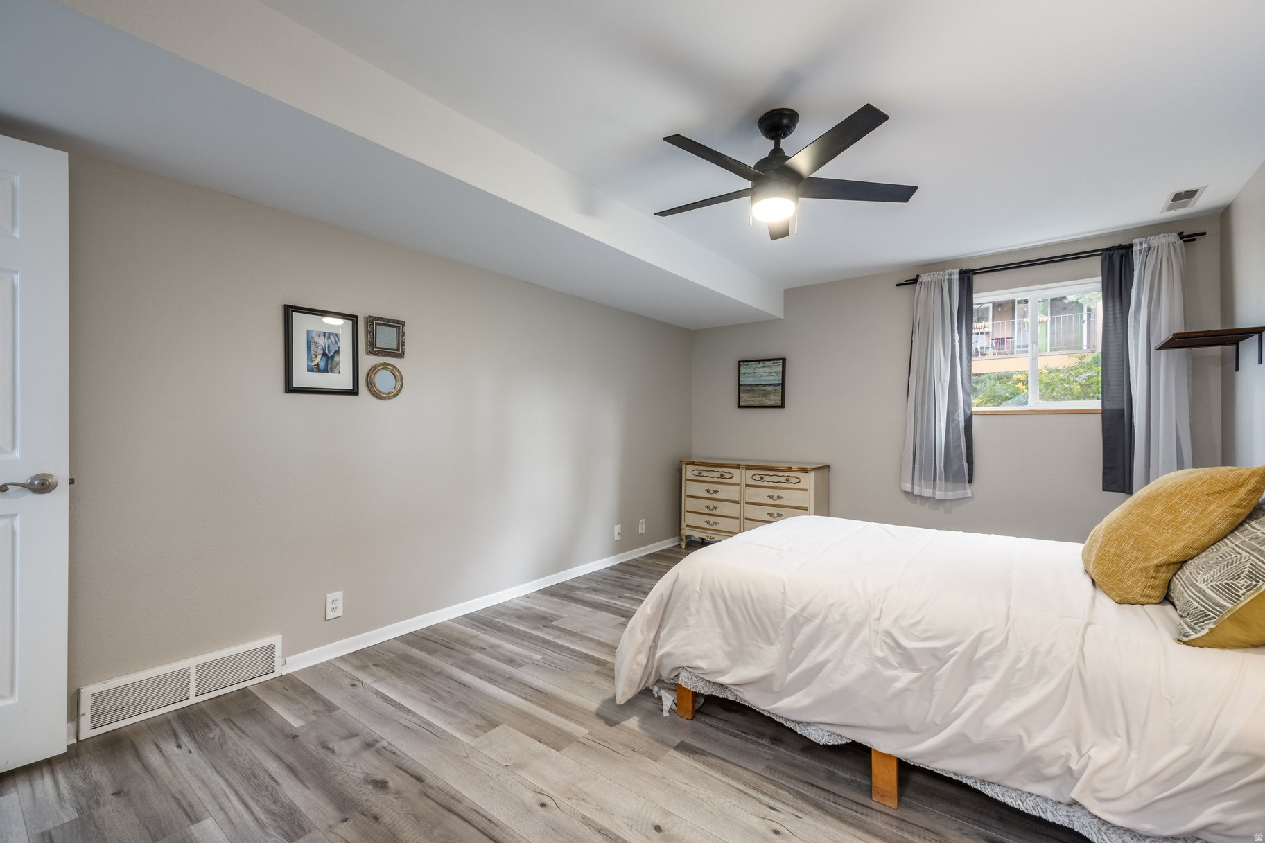 WOOD HOLLOW - Residential