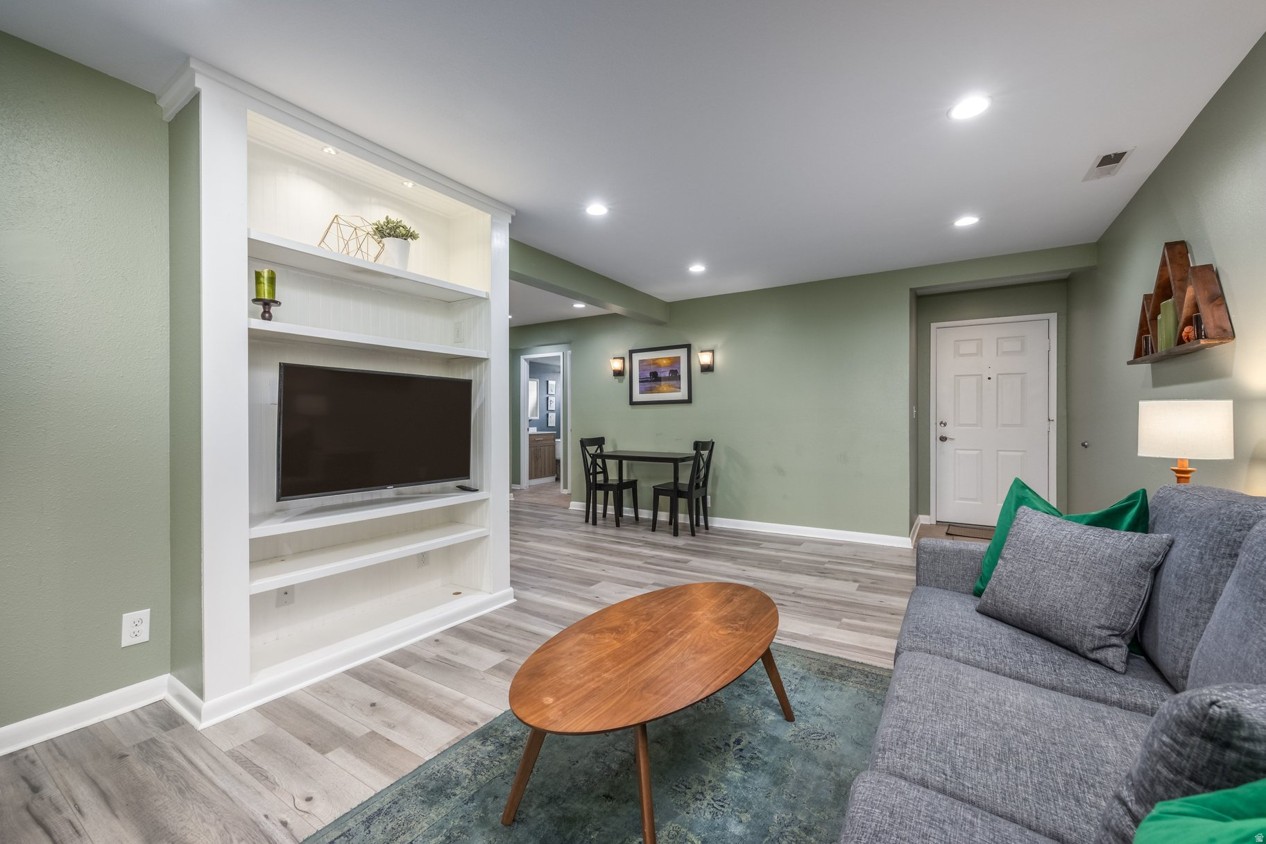 WOOD HOLLOW - Residential