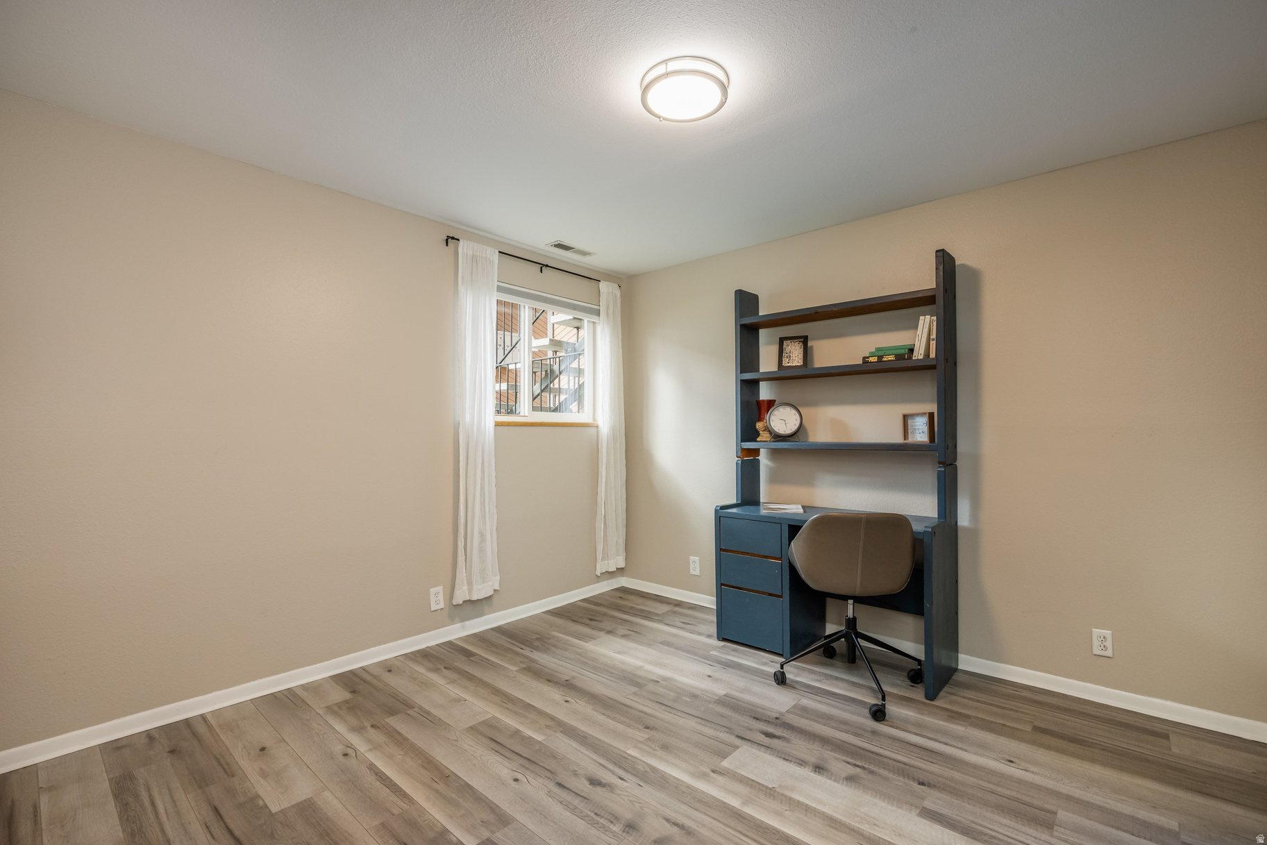 WOOD HOLLOW - Residential