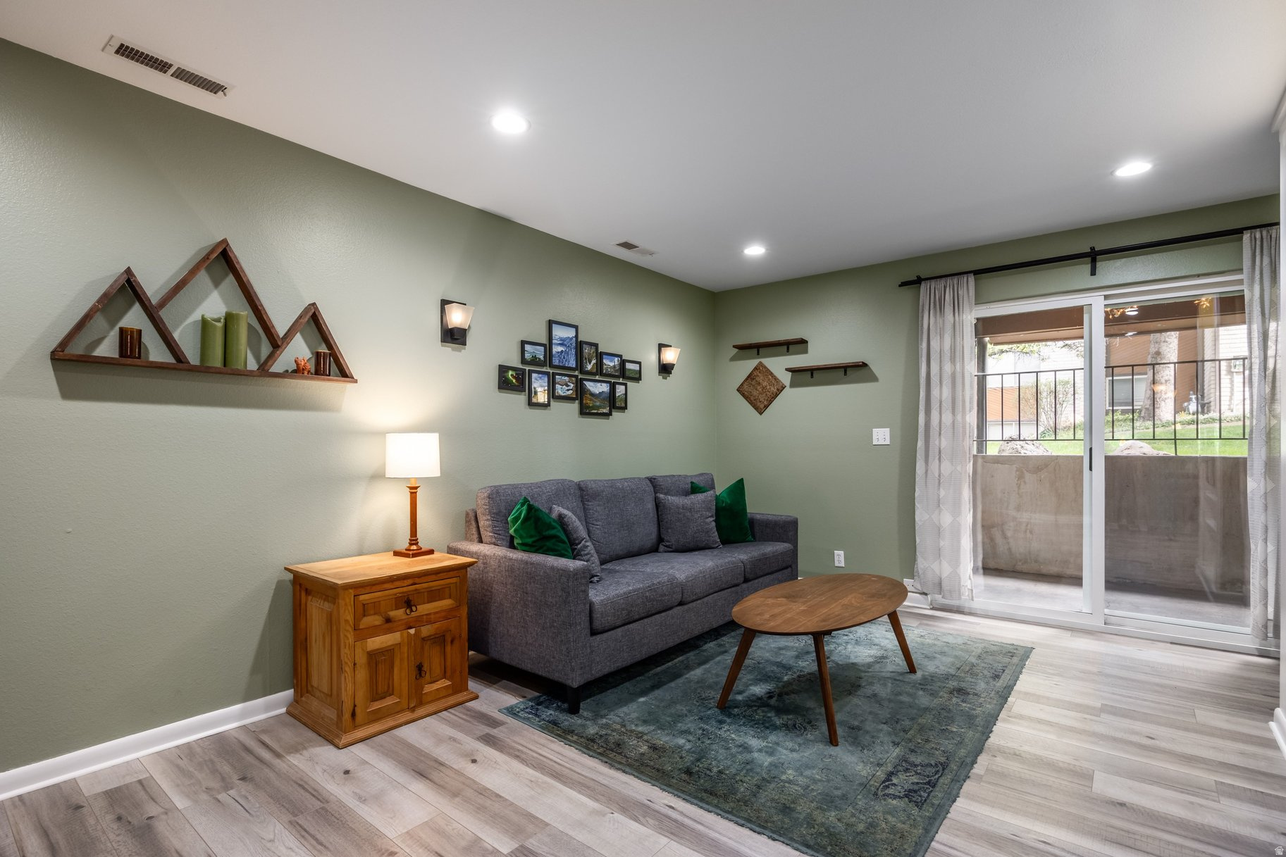 WOOD HOLLOW - Residential