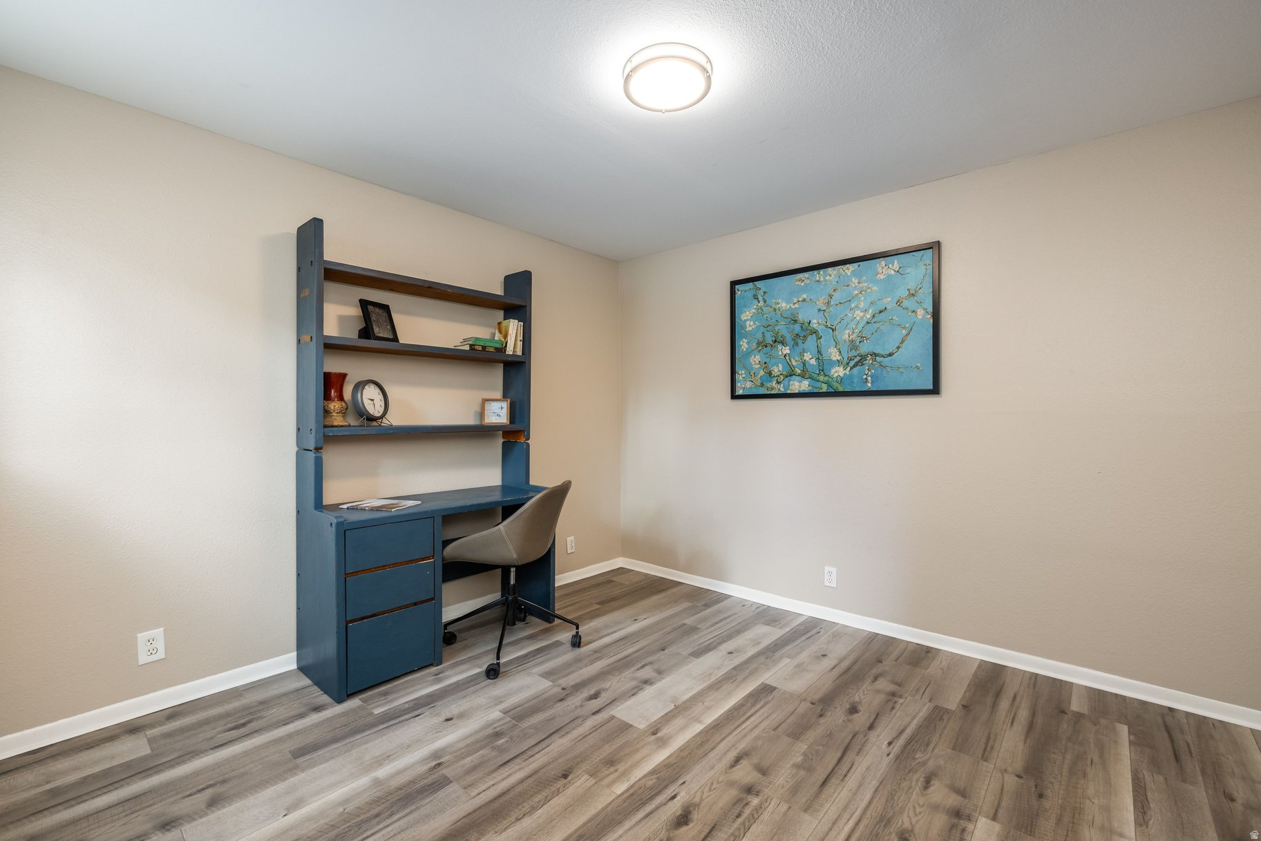 WOOD HOLLOW - Residential