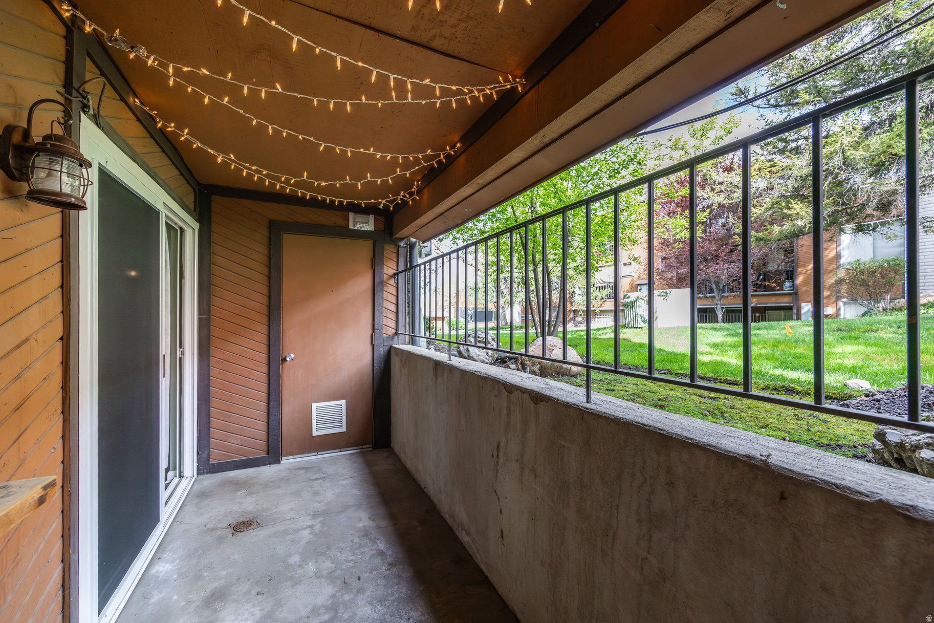 WOOD HOLLOW - Residential