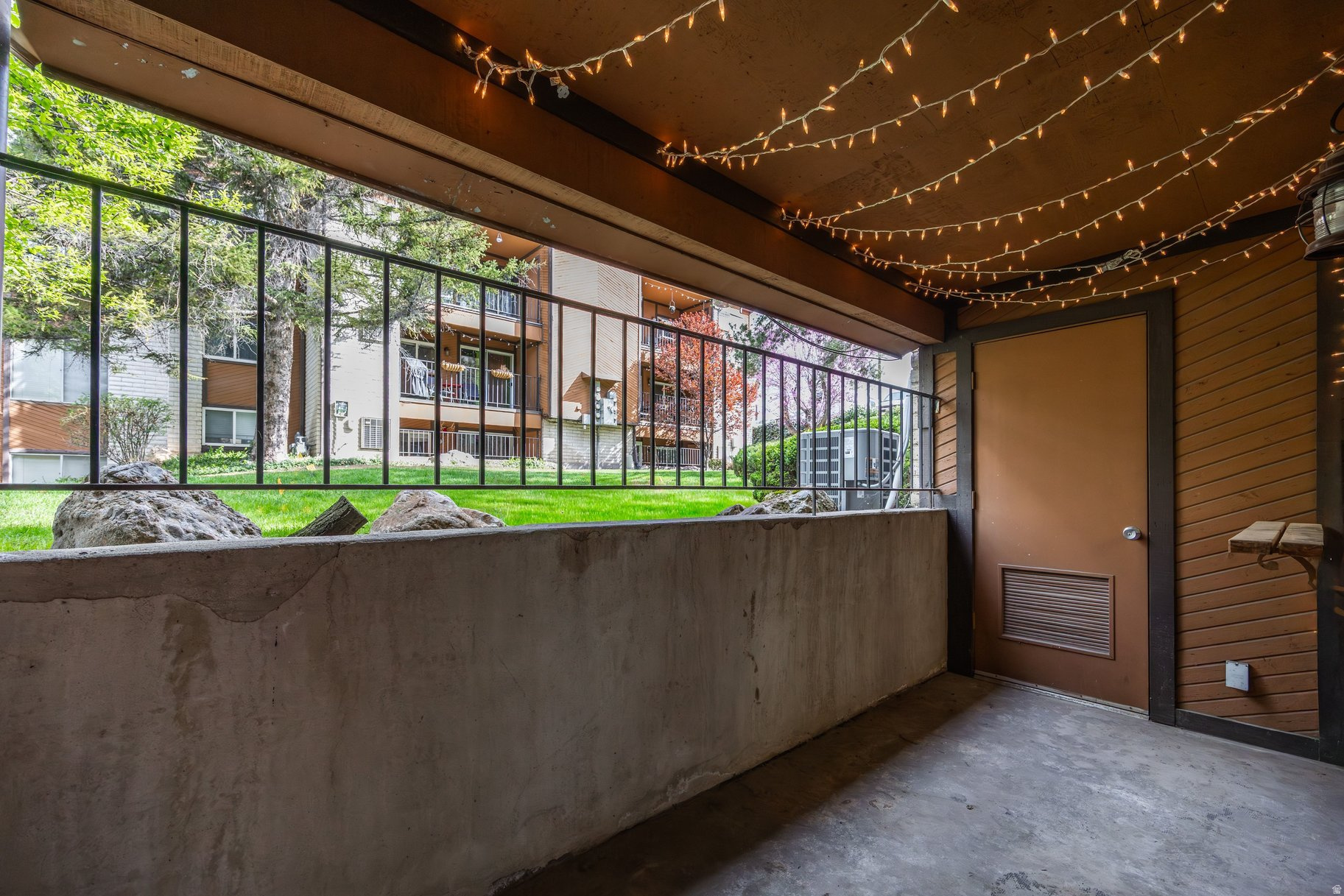 WOOD HOLLOW - Residential