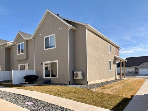 Tiny photo for 1705 W 2770 S, Syracuse, UT 84075 (MLS # 2139995)