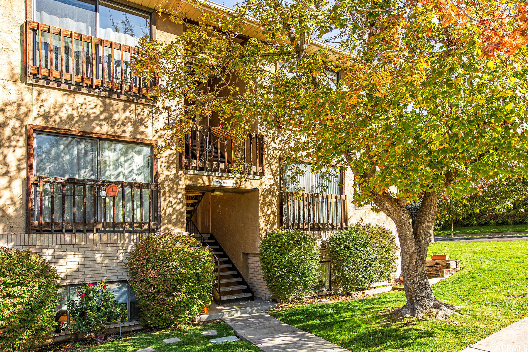 RAMONA CONDMN - Residential Lease