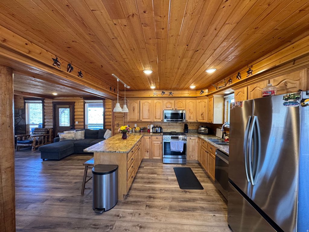 Photo of 8720 E LAKE PINES DR, Heber City, UT 84032 (MLS # 2153105)