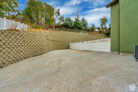 Tiny photo for 6501 S CANYON CREST DR, Holladay, UT 84121 (MLS # 2190164)