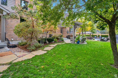 Tiny photo for 963 E OLD ENGLISH RD S, Draper, UT 84020 (MLS # 2118607)