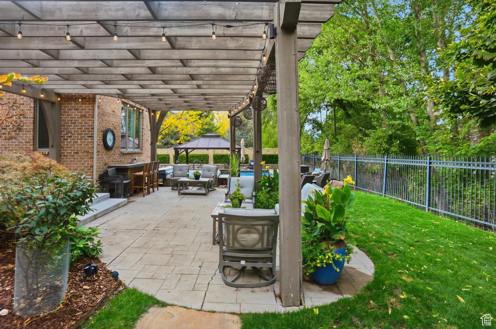 WILD ROSE - Residential