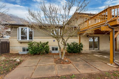 Tiny photo for 1638 COUNTRY HILLS DR, Ogden, UT 84403 (MLS # 2137357)