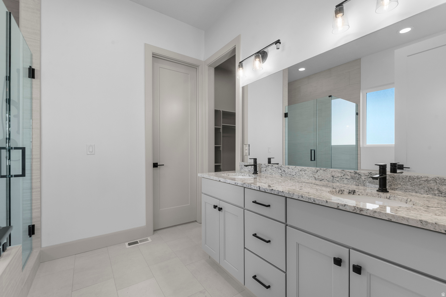 WEBER VIEW 213 - Residential