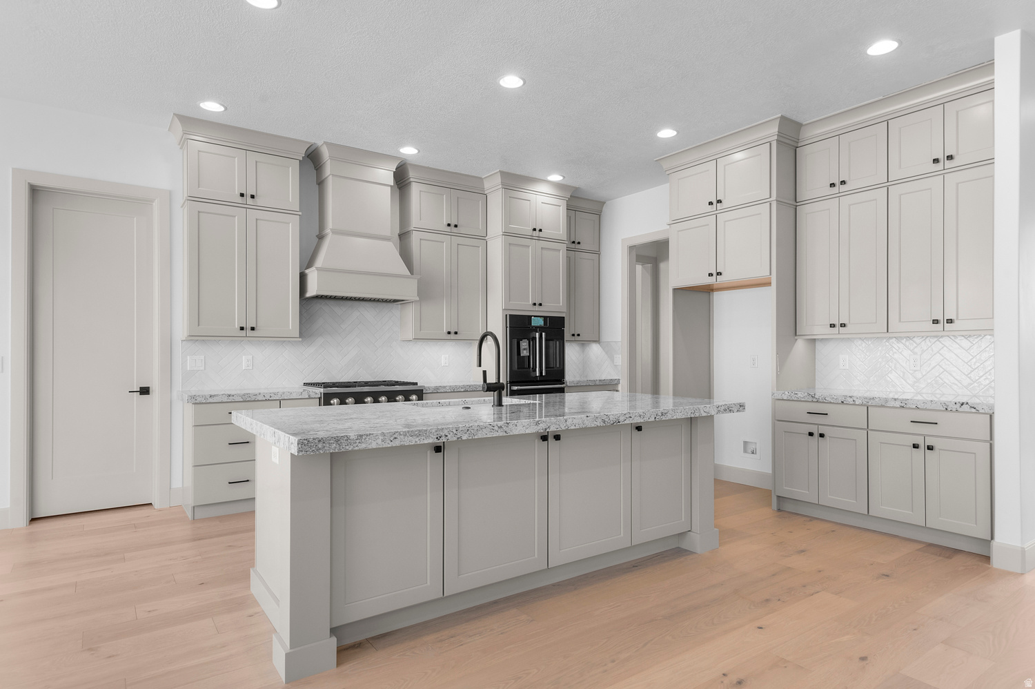 WEBER VIEW 213 - Residential