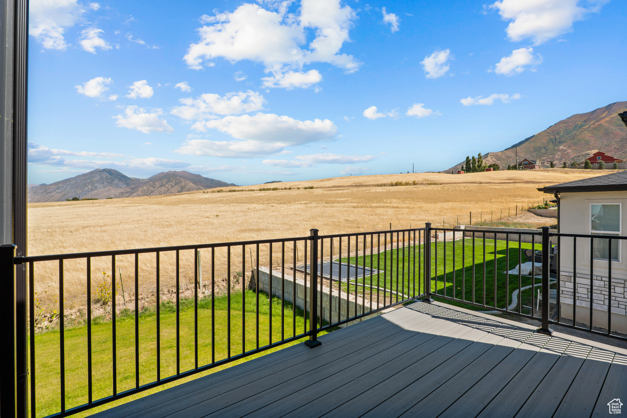 MAPLETON HEIGHTS - Residential
