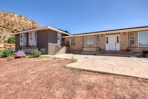 Photo of 780 N LAURITZEN ST, Hildale, UT 84784 (MLS # 2179988)