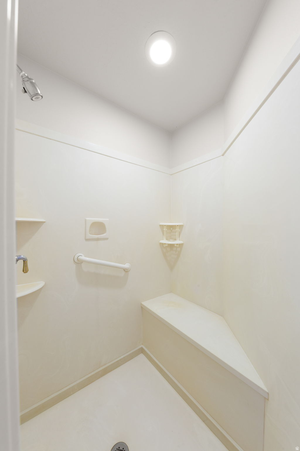 RIDGEPOINTE - Residential