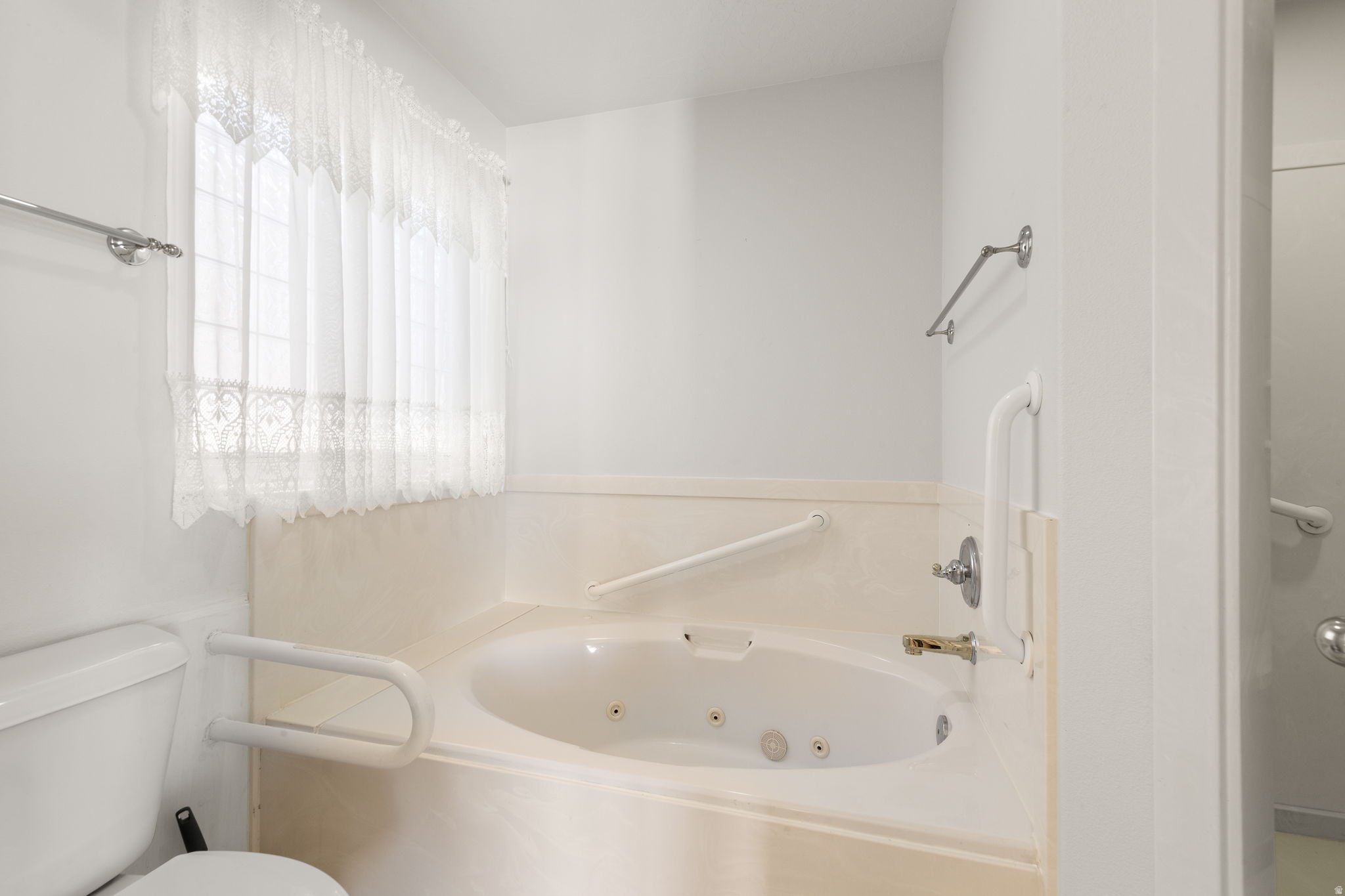 RIDGEPOINTE - Residential