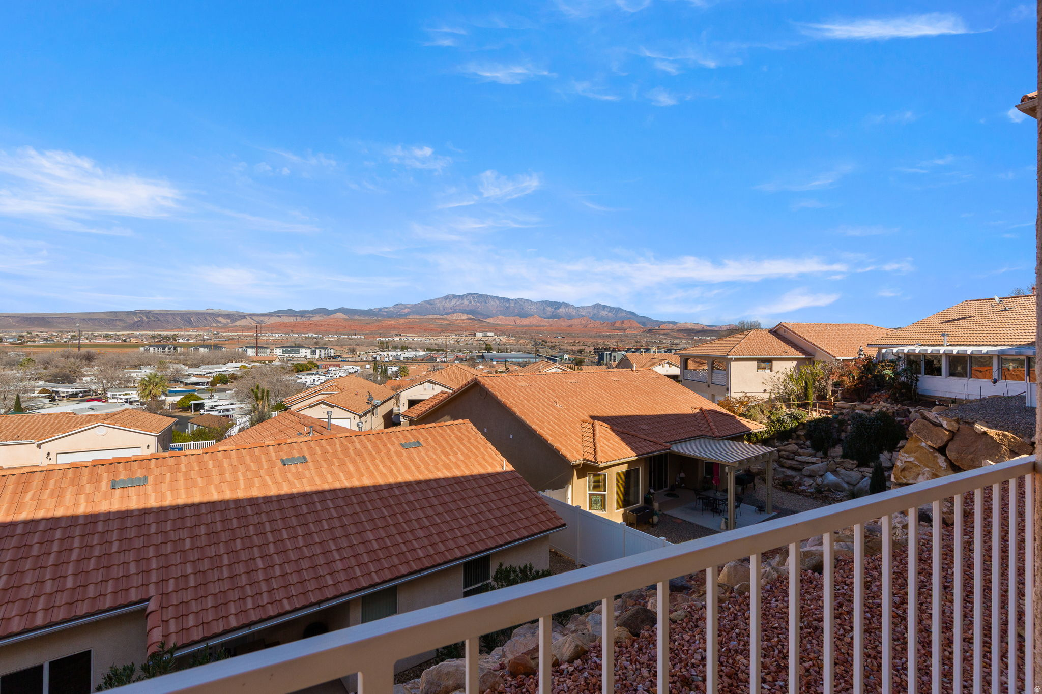 RIDGEPOINTE - Residential