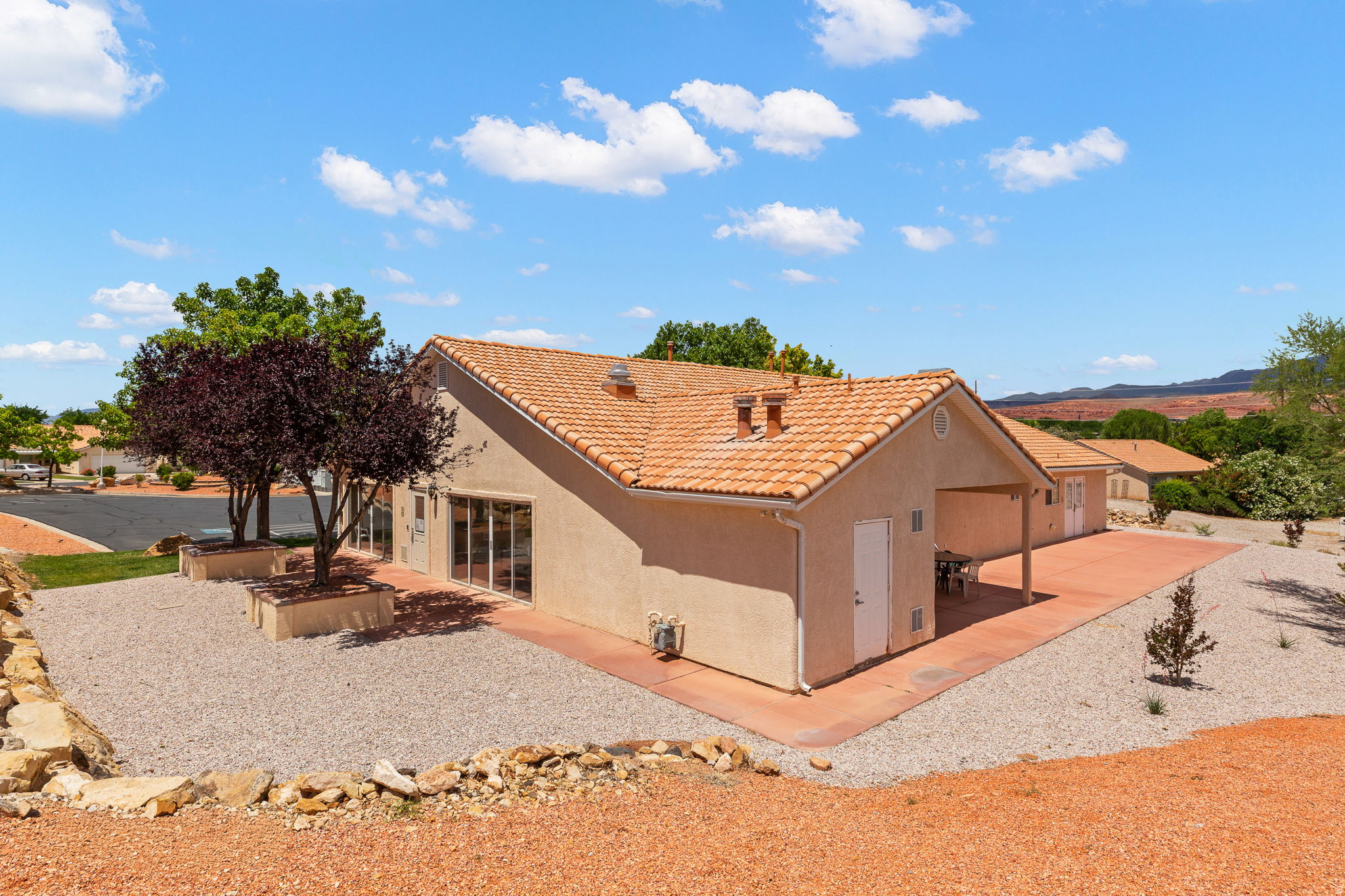 RIDGEPOINTE - Residential