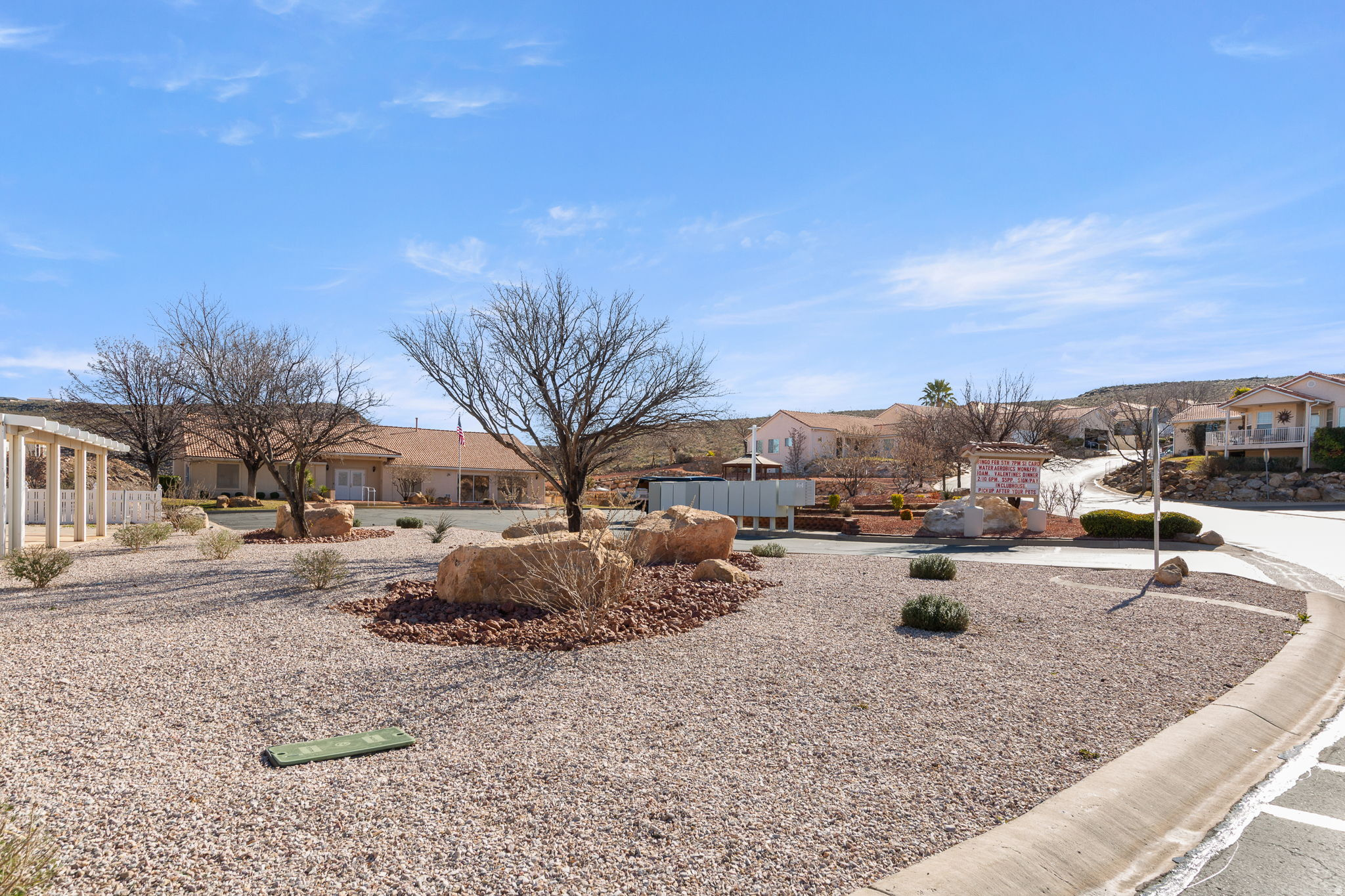 RIDGEPOINTE - Residential