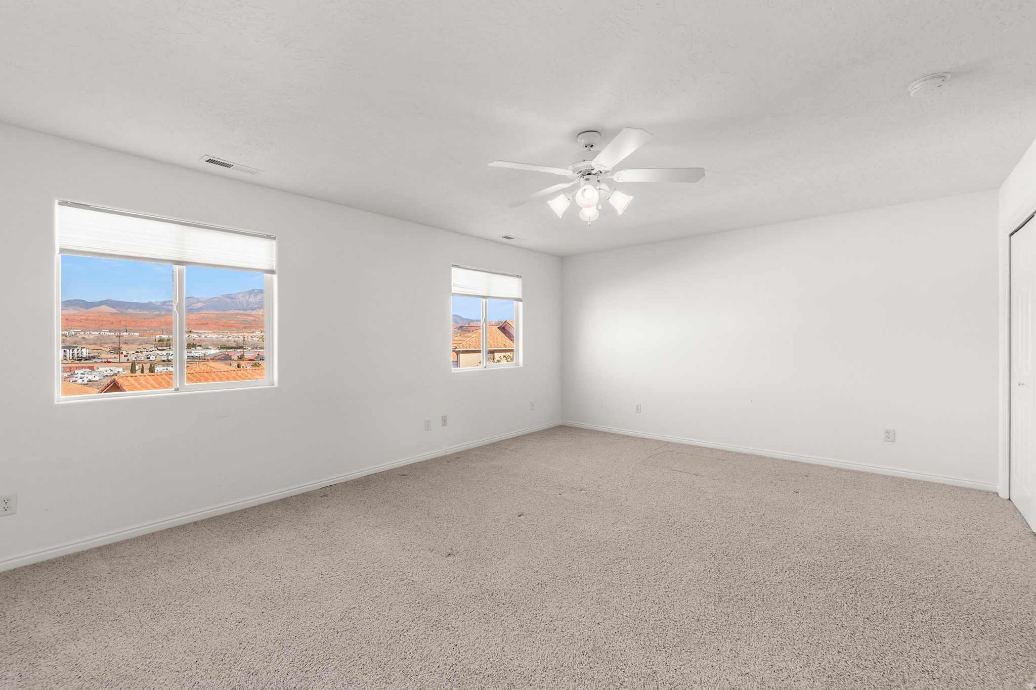 RIDGEPOINTE - Residential