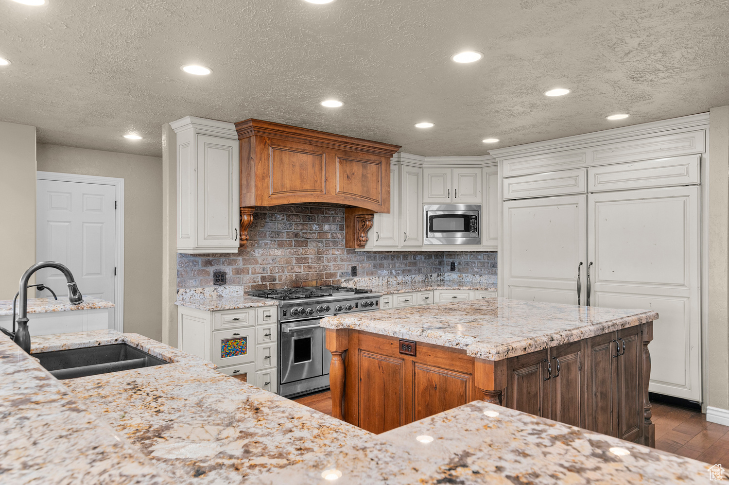 COUNTRYSIDE ESTATES - Residential