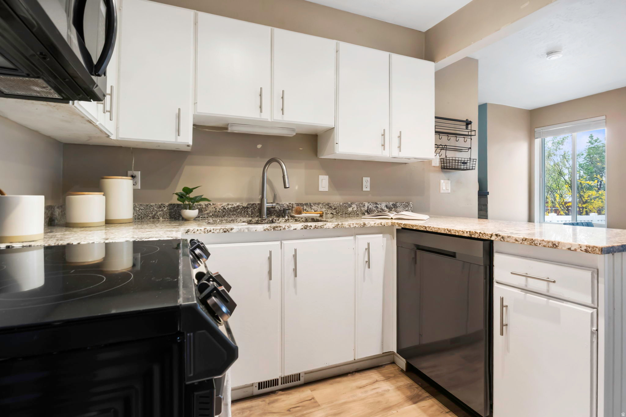 SANDY HIGHLANDS - Residential