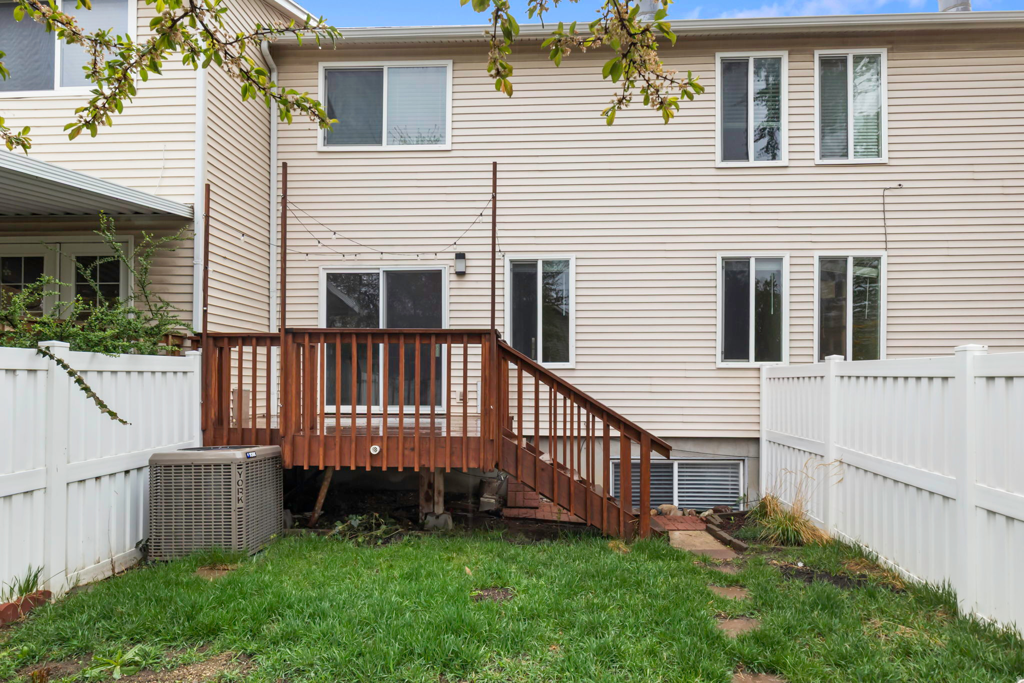 SANDY HIGHLANDS - Residential