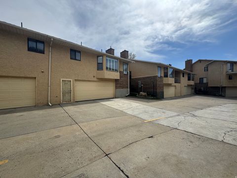 Tiny photo for 1107 E BRIGADOON CT, Holladay, UT 84117 (MLS # 2147015)