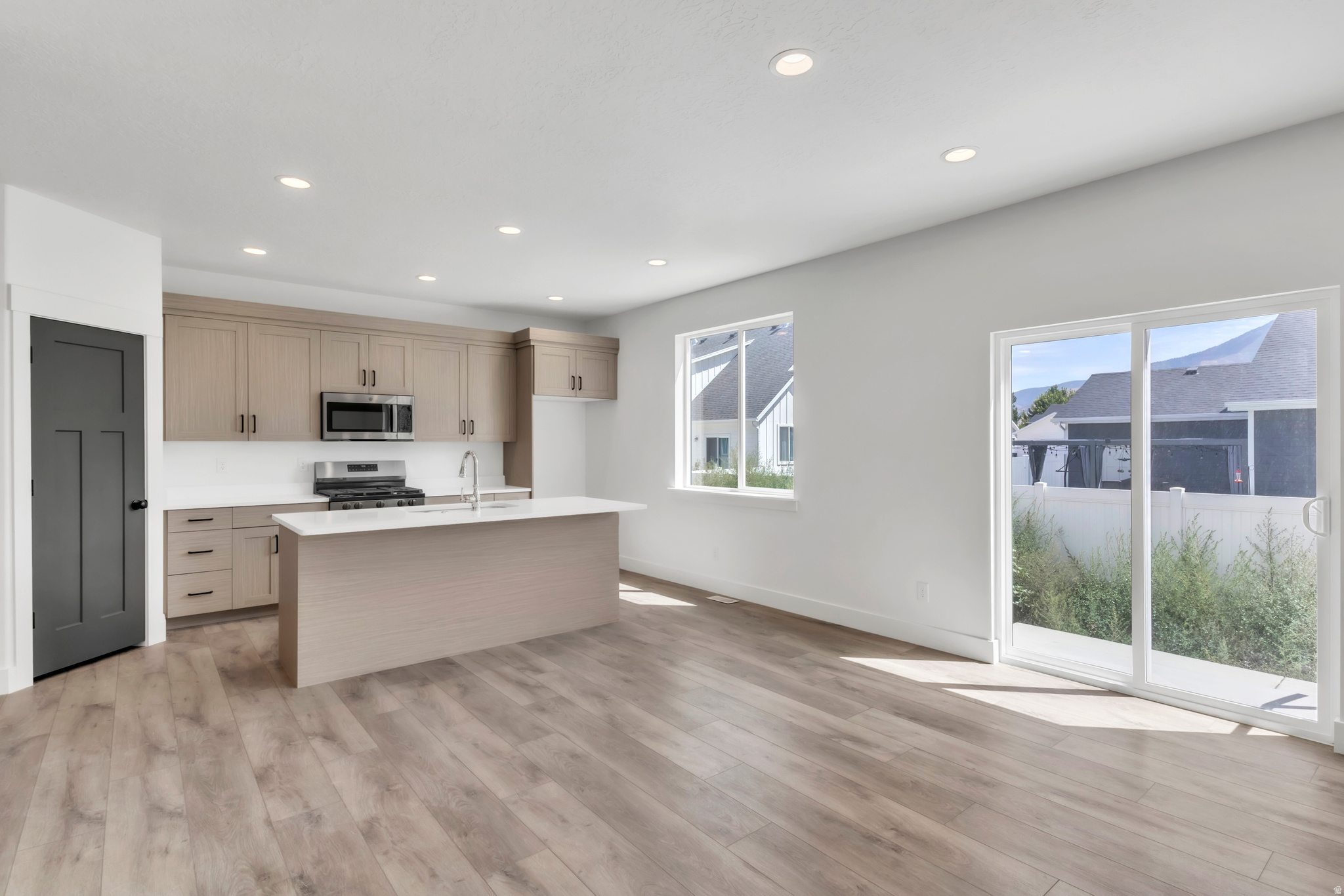 GAGE CANYON - Residential