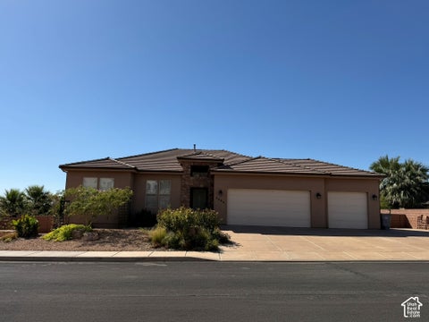 Photo of 2596 HIDDEN DR, Washington, UT 84780 (MLS # 2187546)