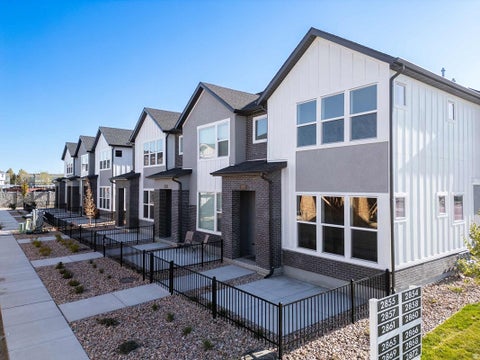 Townhouse For Sale - 2864 S Tetzlaff Pl<br/> West Valley City, UT 84128