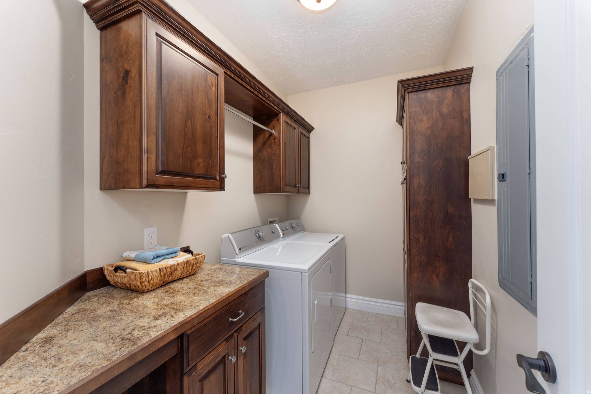 COUNTRY COVE SUB - Residential