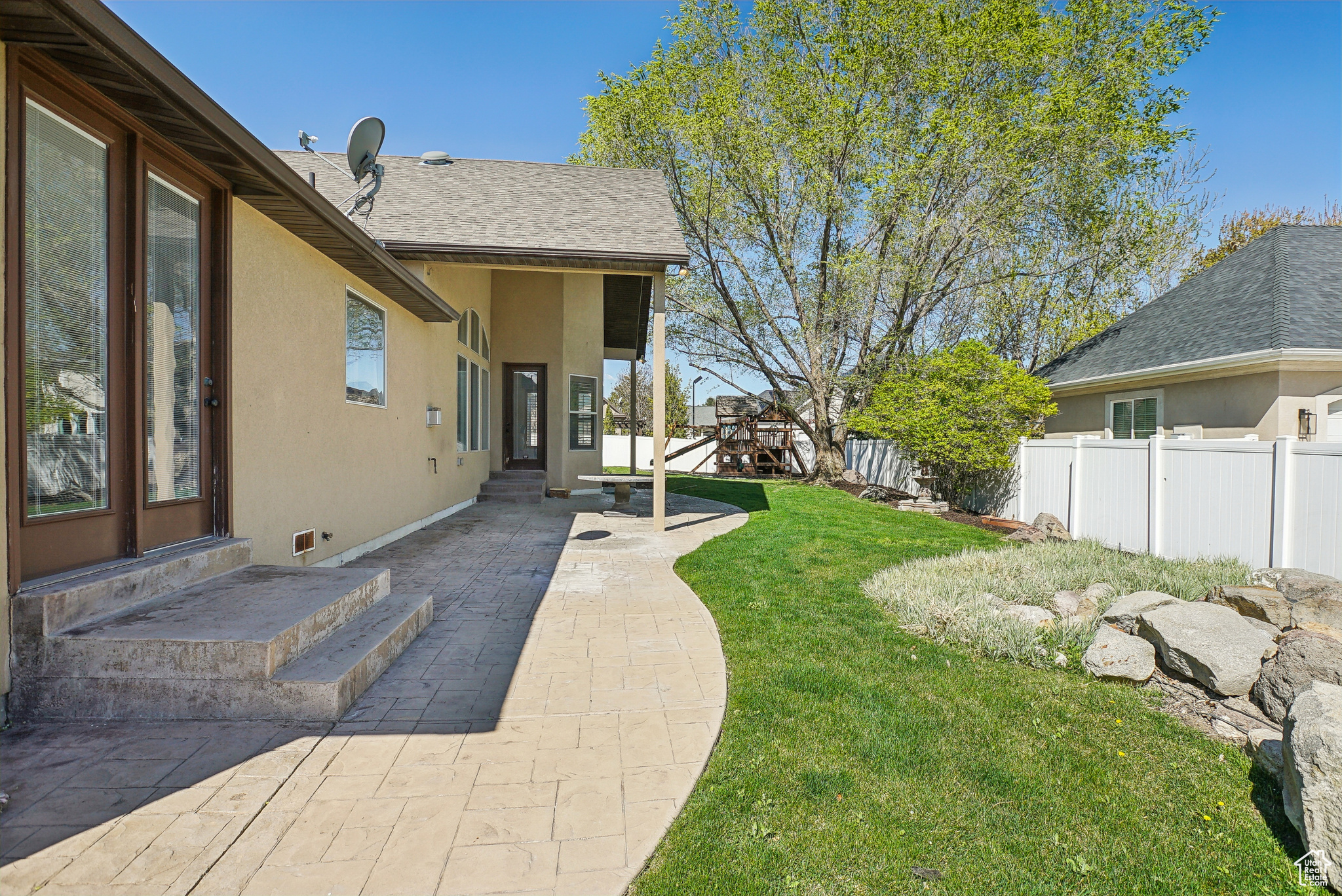 992 W Louise Meadow Dr, South Jordan, Utah image 12