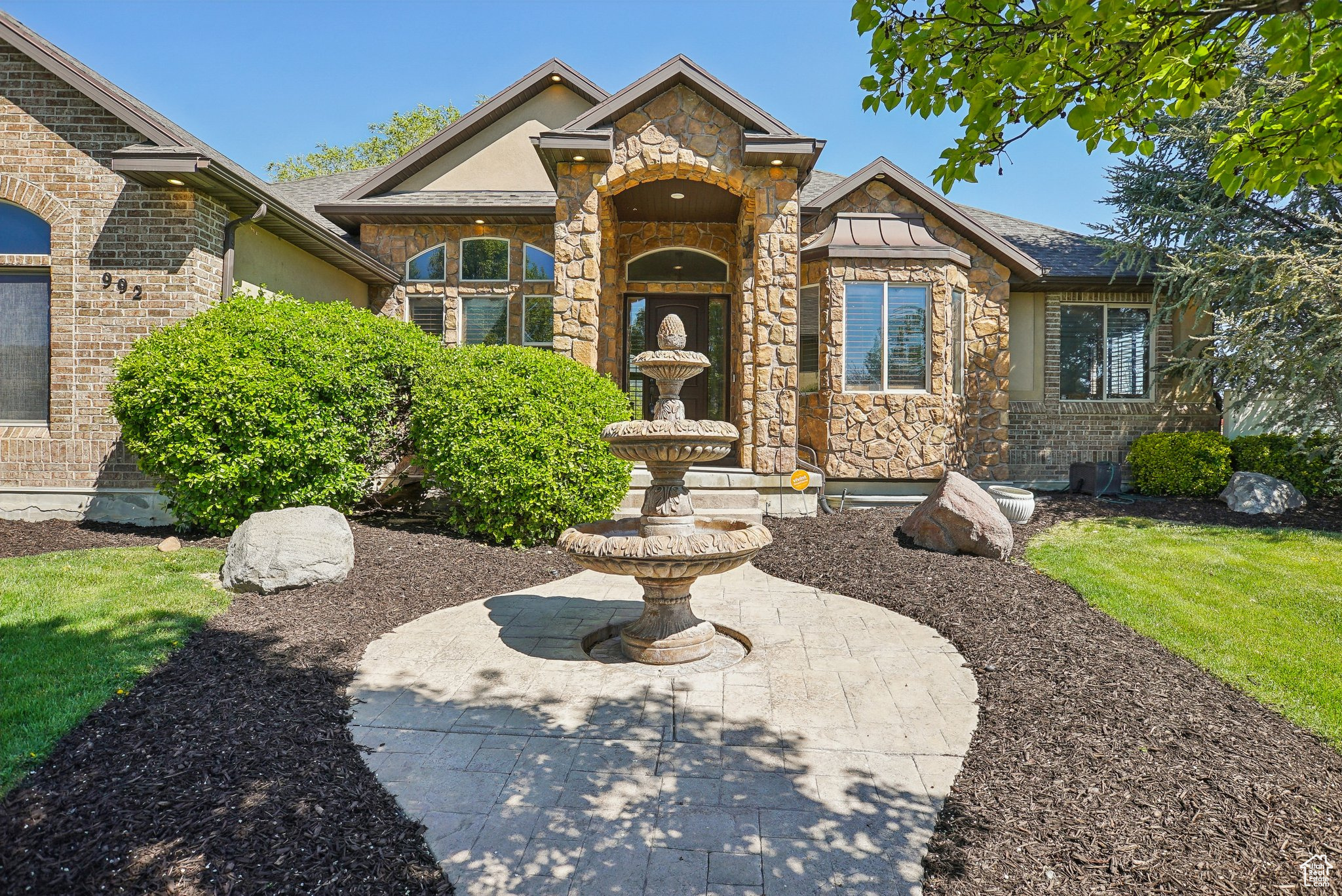 992 W Louise Meadow Dr, South Jordan, Utah image 1