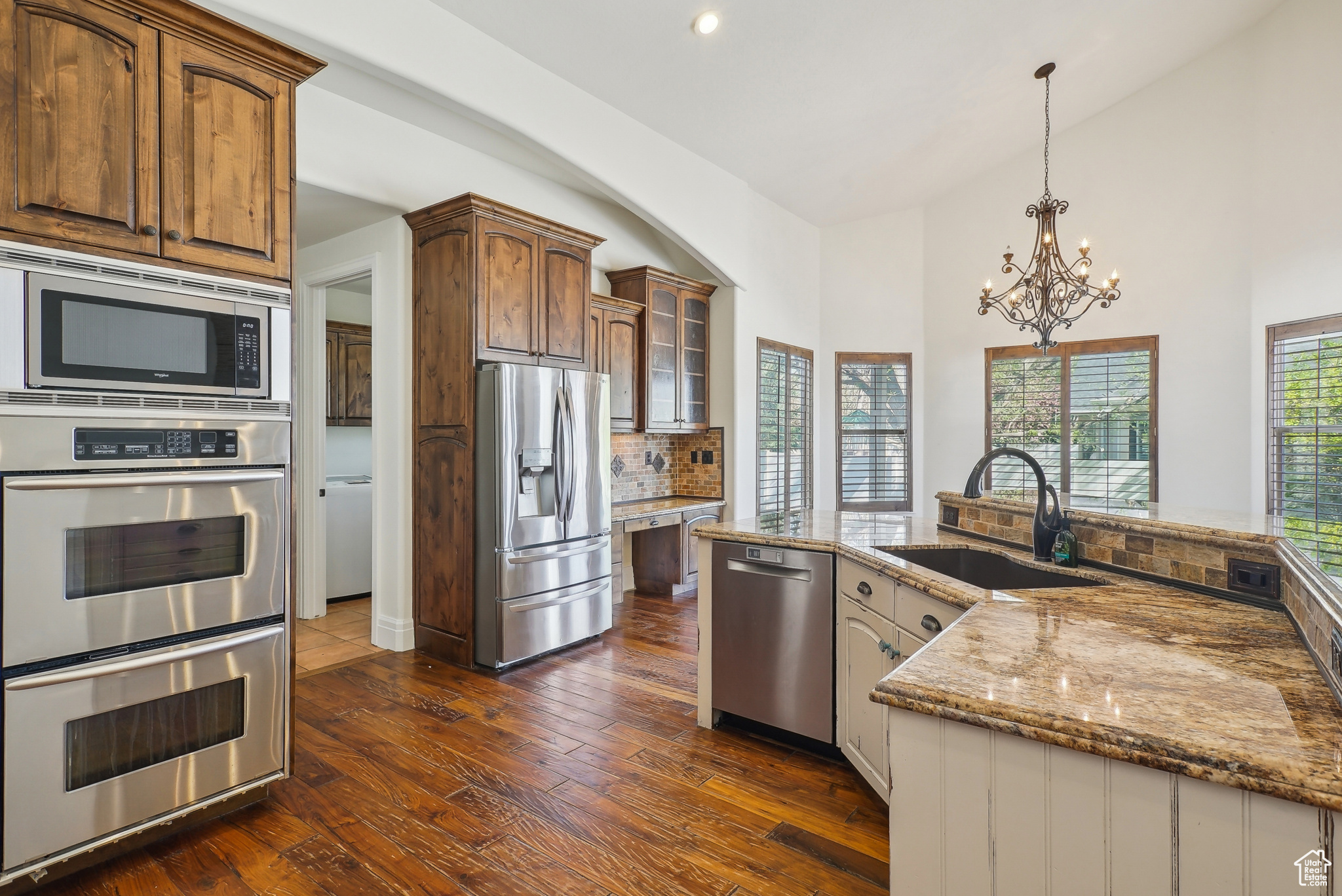992 W Louise Meadow Dr, South Jordan, Utah image 4