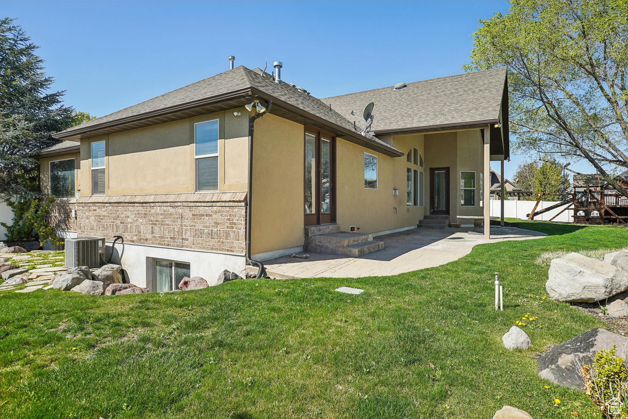 992 W Louise Meadow Dr, South Jordan, Utah image 10